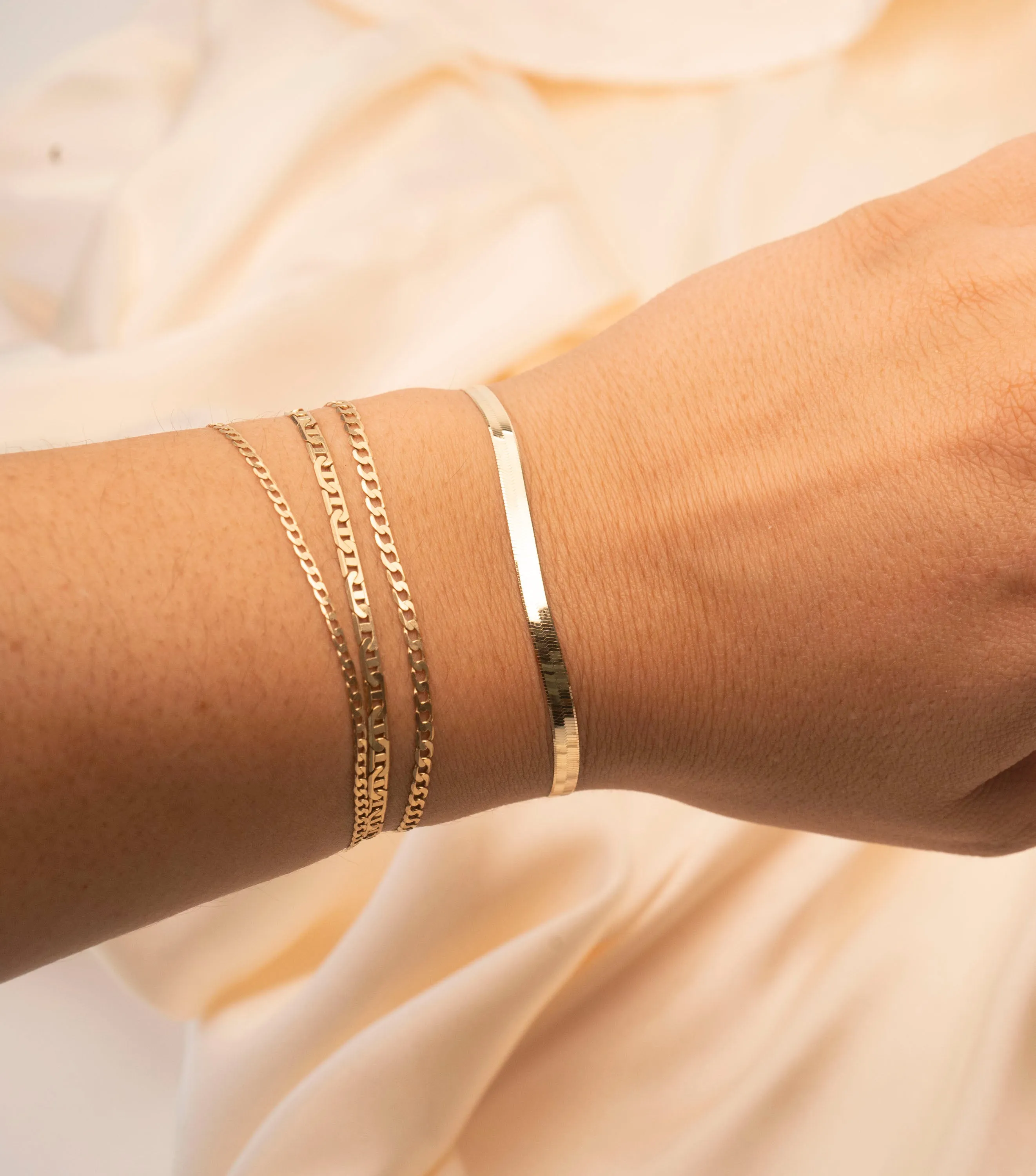 14k Gold Curb Link Bracelet