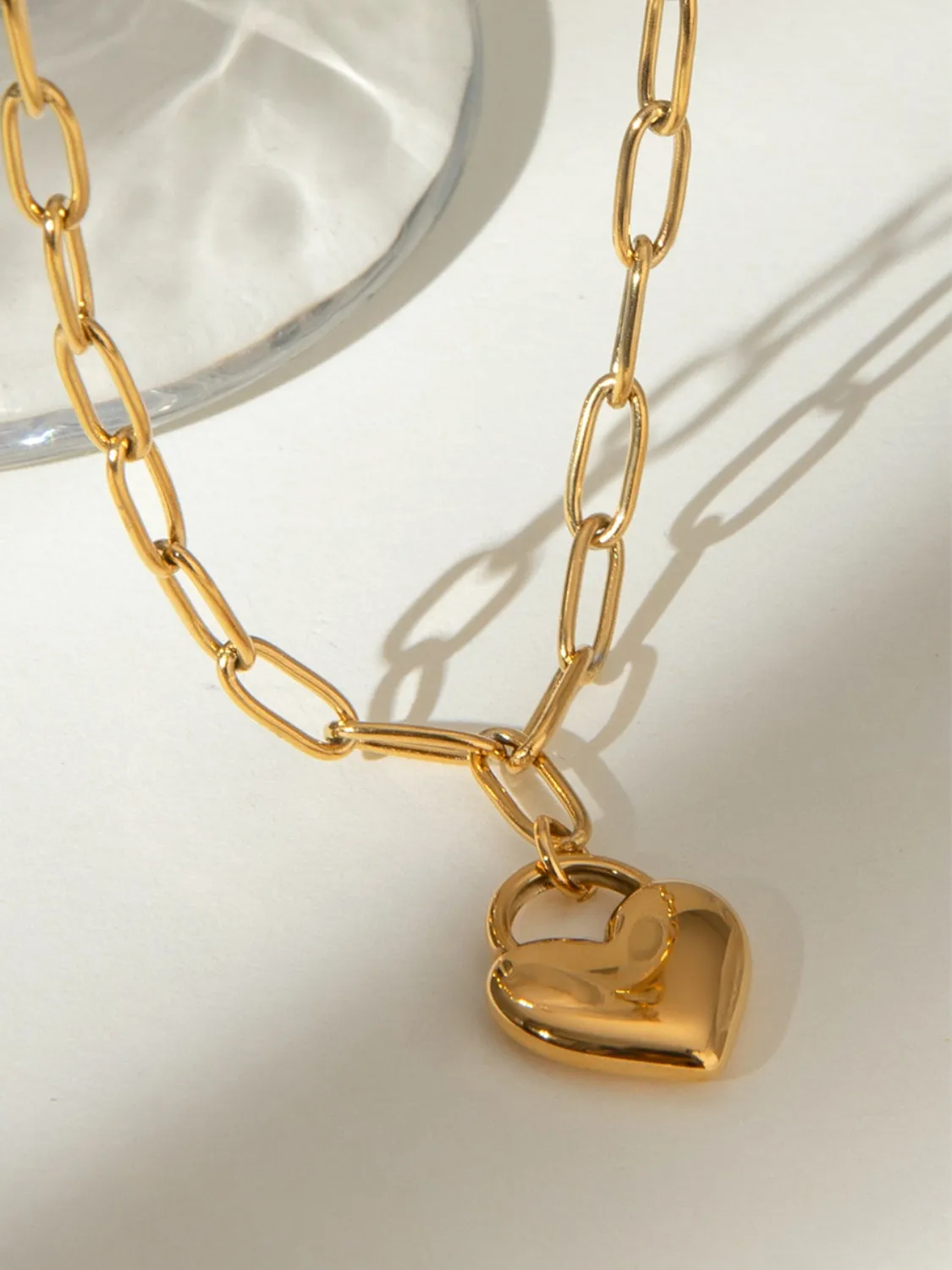 Heart Charm Chain Necklace: A Statement Piece for Every Occasion