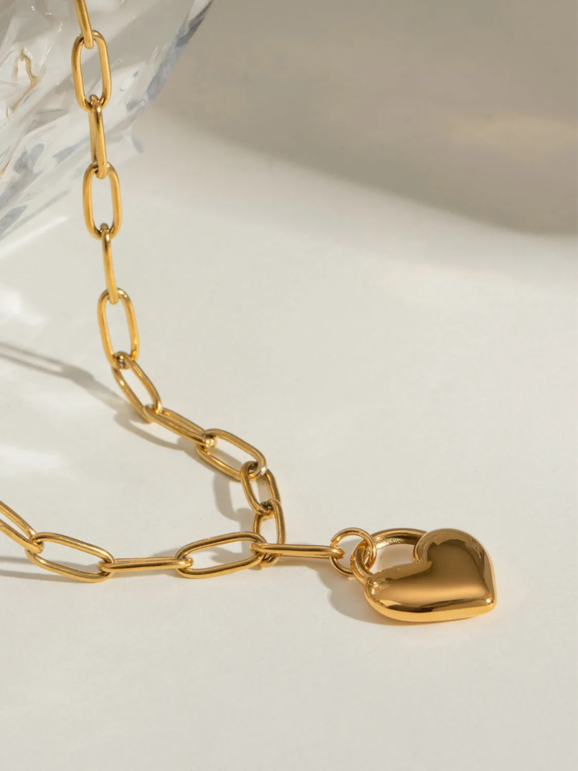 Heart Charm Chain Necklace: A Statement Piece for Every Occasion