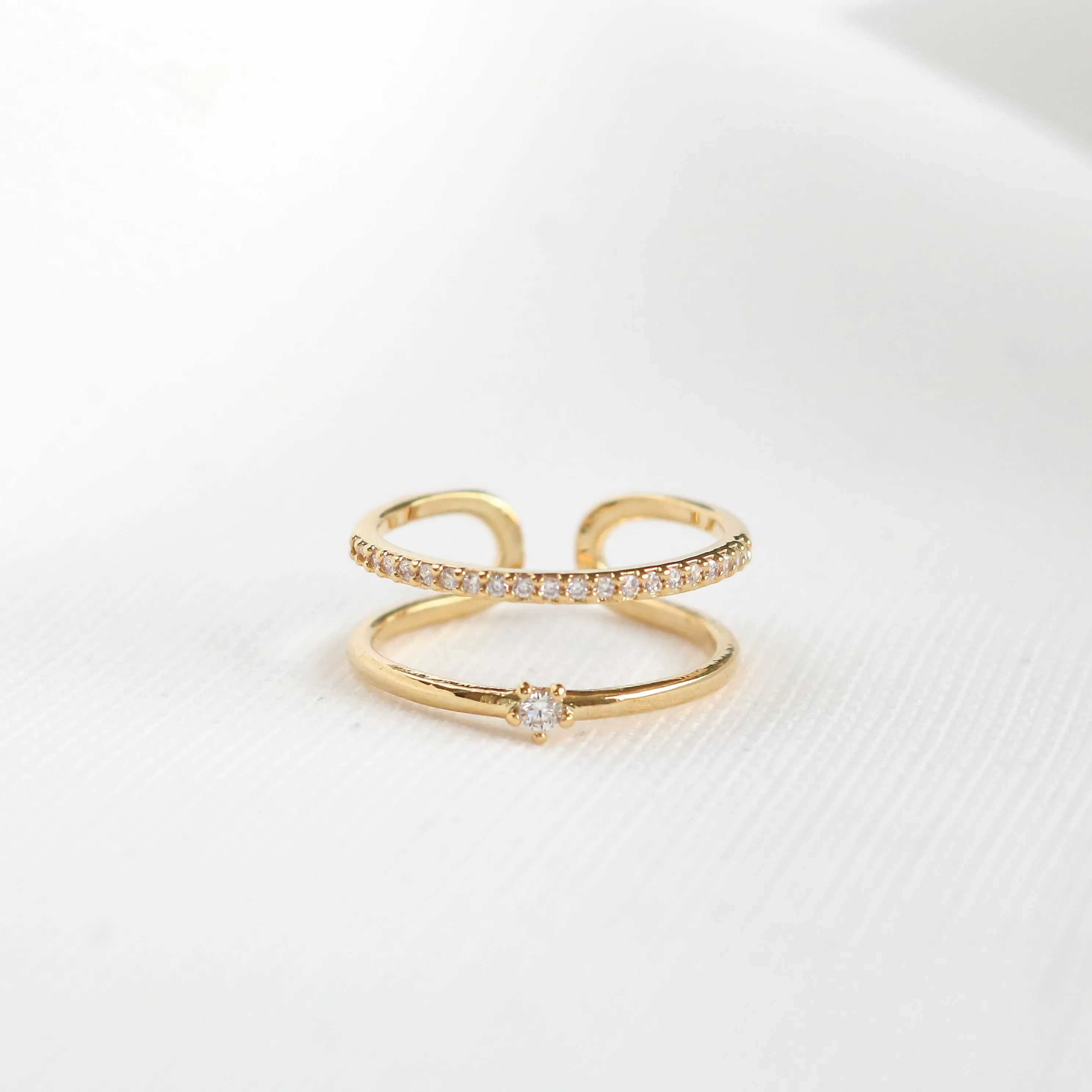 Lou Line Ring