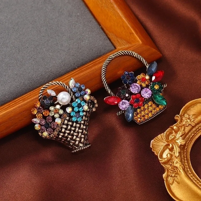 Retro Pin Flower Alloy Inlay Artificial Crystal Artificial Pearls Women'S Brooches